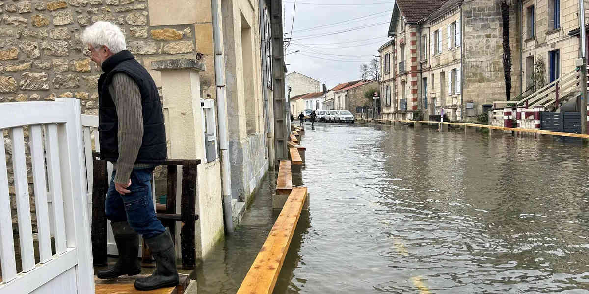 A Saintes, l'eau a déjà atteint les 5,40 mètres